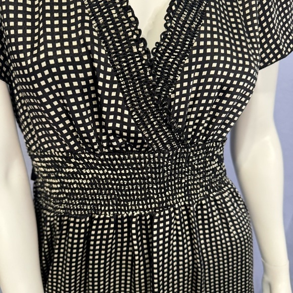 Lindarico Italy Ruffled V-Neck Ruched Silk Blend Tie Mini Dress - Picture 3 of 8